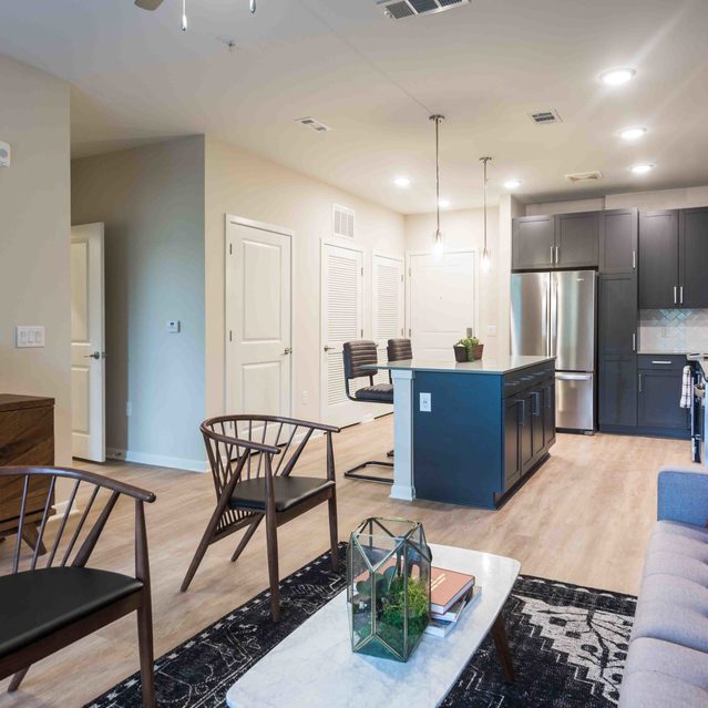 Live 8 West - Spacious living room 